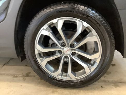 Used 2019 GMC Terrain SLT w/ Preferred Package AWD/4WD image 29