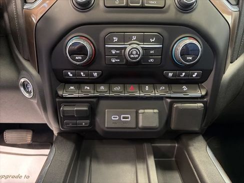 Used 2020 Chevrolet Silverado 1500 High Country w/ Safety Package II AWD/4WD image 23