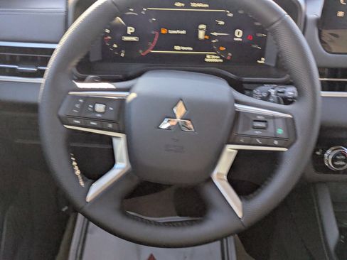 New 2026 Mitsubishi Outlander SE FWD image 19