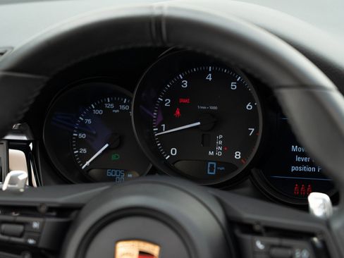 Certified 2025 Porsche Macan image 19