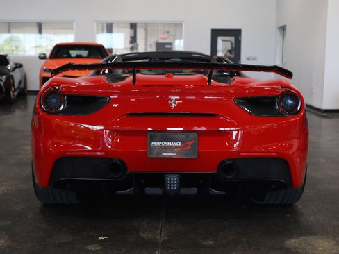 Used 2019 Ferrari 488 Spider RWD image 5