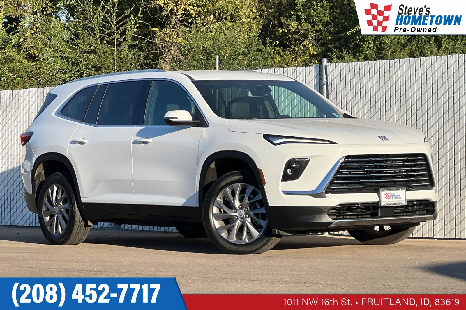 Used 2025 Buick Enclave Preferred AWD/4WD image 1