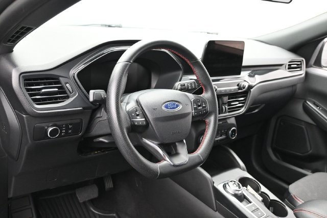 Certified 2025 Ford Escape ST-Line FWD image 16