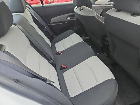 Used 2015 Chevrolet Cruze LS image 18