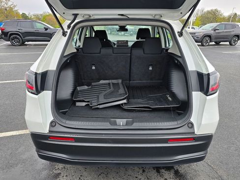 Used 2025 Honda HR-V LX image 28