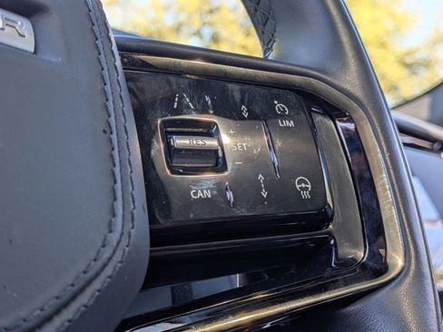 Used 2024 Land Rover Range Rover Velar Dynamic SE image 12