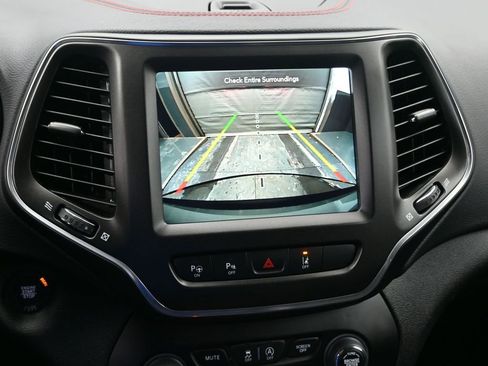 Used 2023 Jeep Cherokee Trailhawk w/ Trailer Tow Group image 16