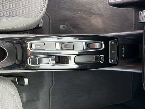 Used 2022 Chevrolet Bolt EUV LT w/ Driver Confidence Package FWD image 28