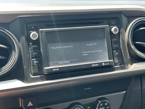 Used 2019 Toyota Tacoma SR5 AWD/4WD image 29