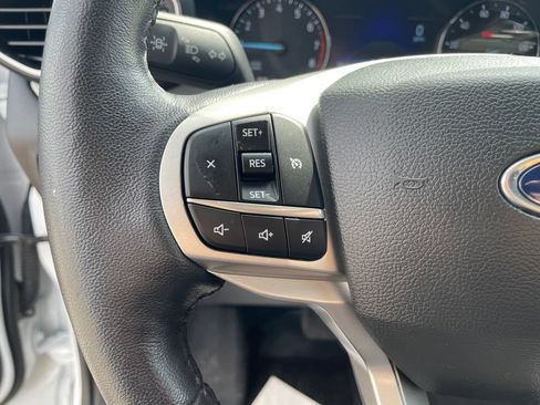 Used 2023 Ford Explorer XLT w/ Equipment Group 202A RWD image 19