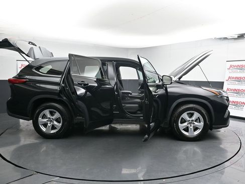 Used 2021 Toyota Highlander L image 44
