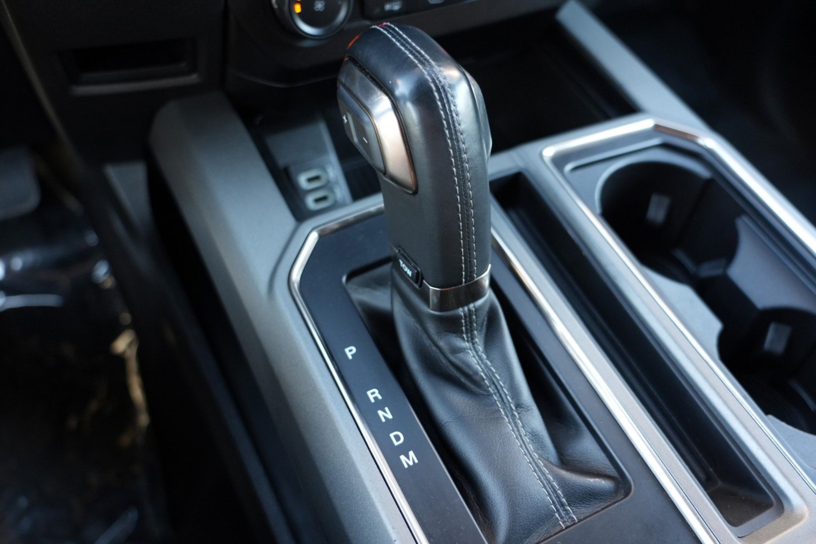 Used 2018 Ford F150 Raptor w/ Equipment Group 801A Mid AWD/4WD image 32
