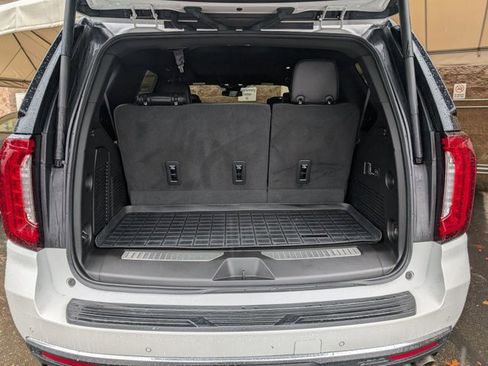 Used 2023 GMC Yukon Denali image 6