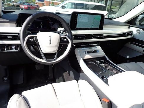 New 2025 Lincoln Aviator Reserve w/ Equipment Group 201A image 17