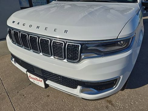 Used 2024 Jeep Wagoneer Series II w/ Flexible Seating Group AWD/4WD image 15