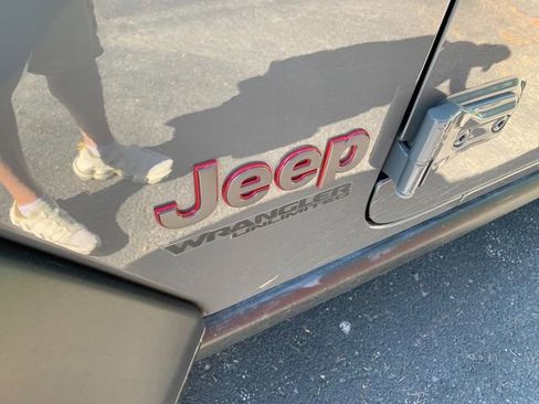 Used 2021 Jeep Wrangler Unlimited Rubicon AWD/4WD image 3
