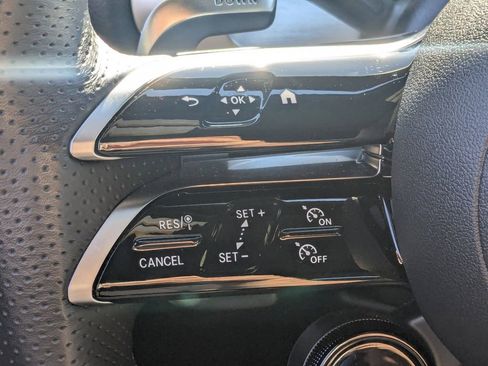 Used 2025 Mercedes-Benz GLB 35 AMG 4MATIC image 12