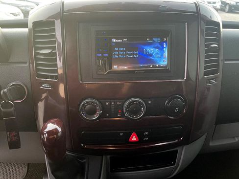 Used 2009 Dodge Sprinter 2500 image 30