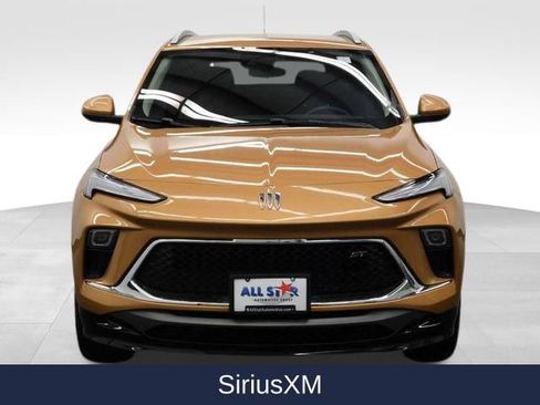 Used 2024 Buick Encore GX Sport Touring image 3