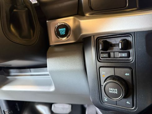 Used 2024 Ford F250 XLT w/ Black Appearance Package AWD/4WD image 13