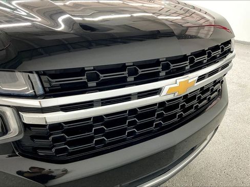 Used 2021 Chevrolet Suburban LS image 34