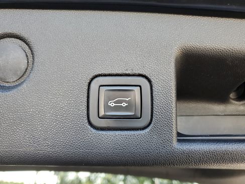 Used 2019 Chevrolet Equinox Premier image 9