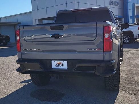 Used 2024 Chevrolet Silverado 1500 ZR2 image 7