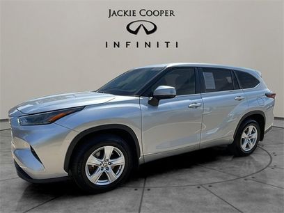 Used 2024 Toyota Highlander LE