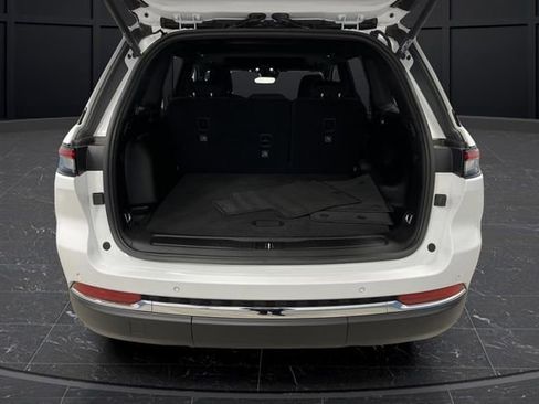 Used 2024 Jeep Grand Cherokee Laredo X w/ Luxury Tech Group I image 15