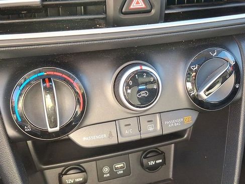 Used 2018 Hyundai Kona SEL w/ SEL Tech Package 02 image 19