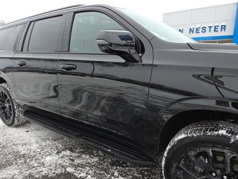 Used 2025 Chevrolet Suburban RST image 33