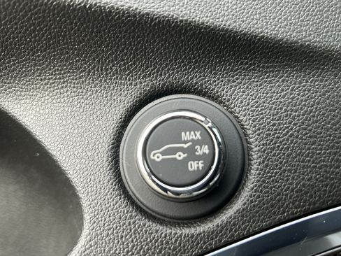 Used 2022 Buick Enclave Essence w/ LPO, Touring Package AWD/4WD image 11