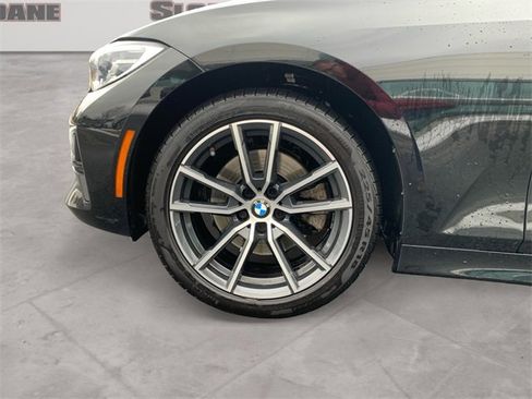 Used 2022 BMW 330i xDrive Sedan w/ Driving Assistance Package image 14