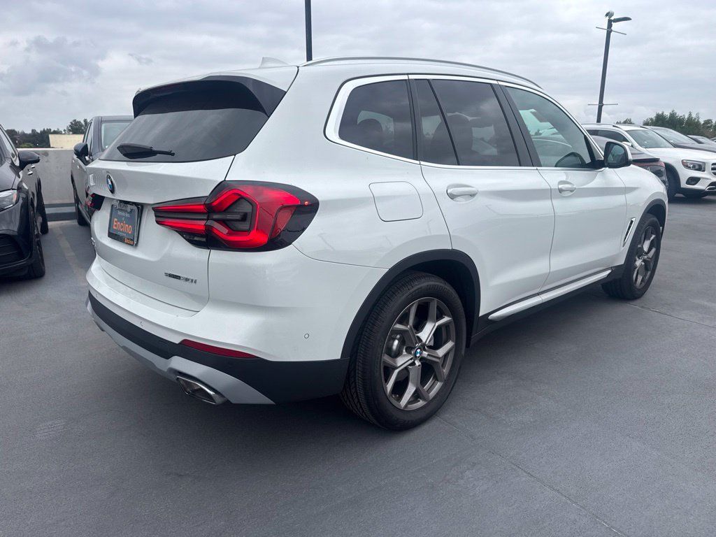 Used 2023 BMW X3 sDrive30i w/ Convenience Package RWD image 5