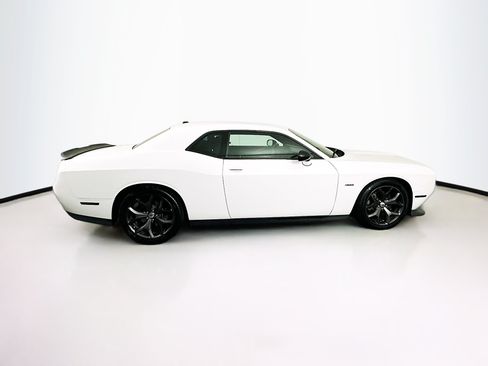 Used 2019 Dodge Challenger R/T RWD image 10