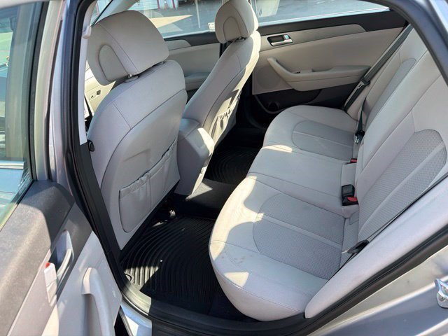 Used 2017 Hyundai Sonata SE FWD image 5