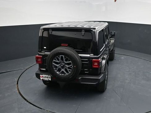 Used 2025 Jeep Wrangler Sahara image 44