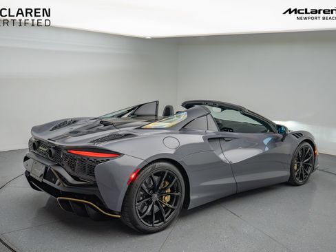 Used 2025 McLaren Artura Spider image 19