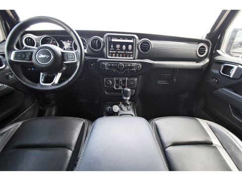 Used 2023 Jeep Wrangler Unlimited Sahara w/ Cold Weather Group AWD/4WD image 7
