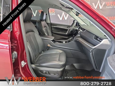 Used 2023 Jeep Grand Cherokee L Limited w/ Black Appearance Package AWD/4WD image 11