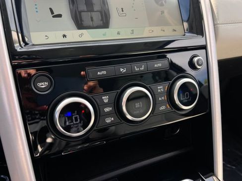 Used 2017 Land Rover Discovery HSE Luxury AWD/4WD image 29