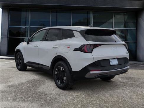 New 2026 Kia Sportage LX image 3
