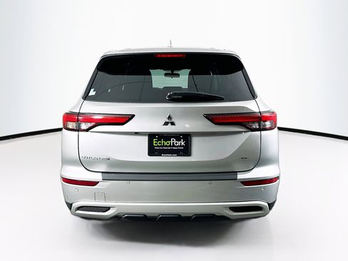 Used 2024 Mitsubishi Outlander SE image 7