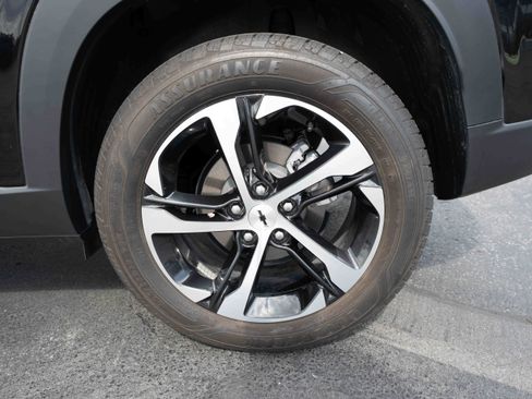 Used 2025 Chevrolet Trax RS w/ Sunroof Package FWD image 29