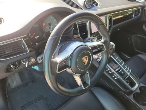 Used 2017 Porsche Macan S image 21