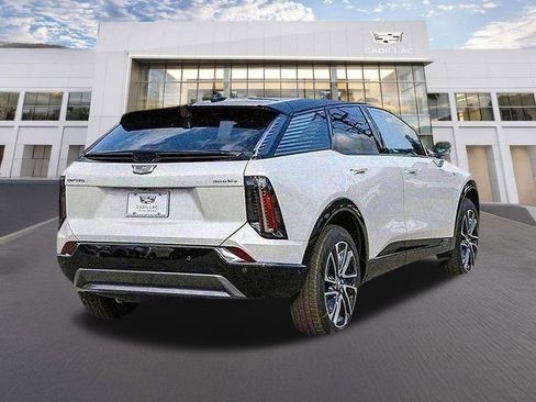 Used 2025 Cadillac Optiq Sport 1 AWD/4WD image 4