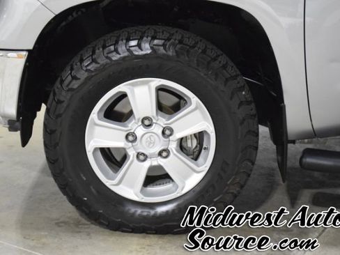 Used 2020 Toyota Tundra SR5 w/ SR5 Convenience Package AWD/4WD image 7