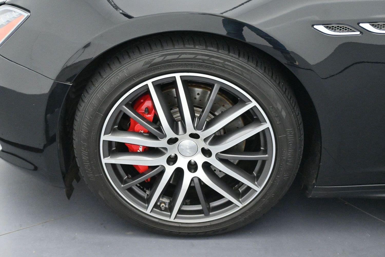 Used 2015 Maserati Ghibli RWD image 35