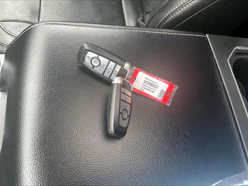 Used 2019 Ford F250 Lariat w/ Lariat Ultimate Package image 30