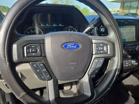 Used 2019 Ford F150 XLT image 14